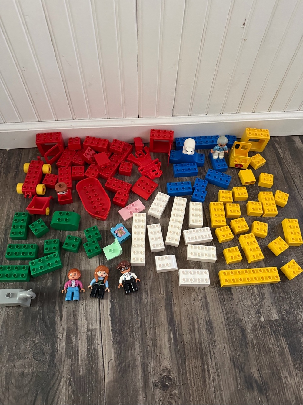 LEGO DUPLO: Boat Yard Building Set (2412) vintage and some other LEGO figures - Picture 1 of 10